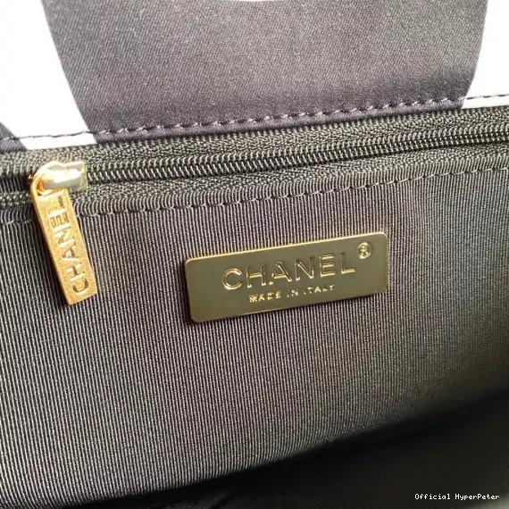 Hyper Peter FLAP BAG CHANEL 19 0509